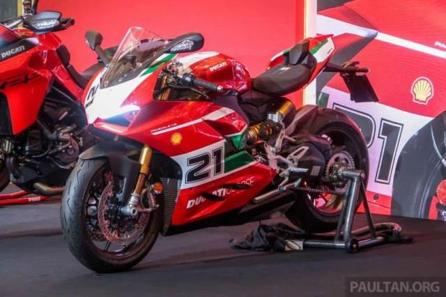 Cận cảnh phiên bản đặc biệt ducati panigale v2s bayliss và scrambler 1100 tribute pro - 2