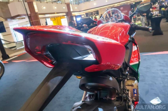 Cận cảnh phiên bản đặc biệt ducati panigale v2s bayliss và scrambler 1100 tribute pro - 12