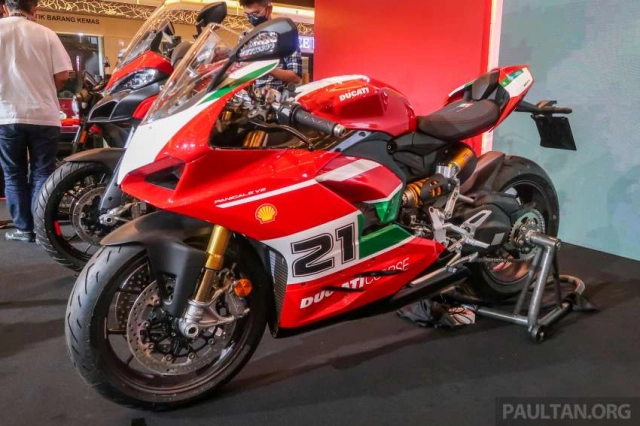 Cận cảnh phiên bản đặc biệt ducati panigale v2s bayliss và scrambler 1100 tribute pro - 20