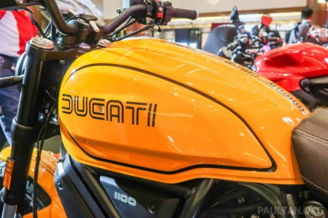 Cận cảnh phiên bản đặc biệt ducati panigale v2s bayliss và scrambler 1100 tribute pro - 30