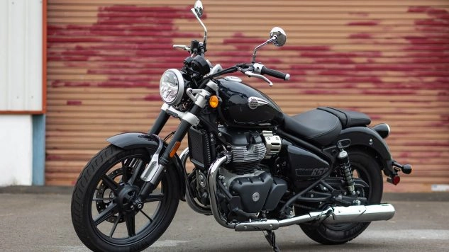 Cận cảnh royal enfield super meteor 650 lần đầu ra mắt tại eicma 2022 - 11