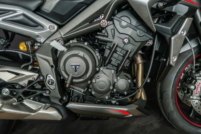 Cận cảnh triumph street triple 765rs 2020 được phân phối tại thị trường malaysia - 18