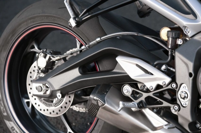 Cận cảnh triumph street triple 765rs 2020 tăng sức mạnh thiết kế táo bạo - 21