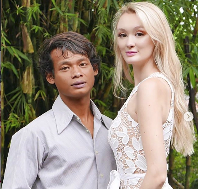 Cặp chồng cú vợ tiên vừa sinh con đầu lòng khoe hình ảnh đầu tiên của em bé - 1