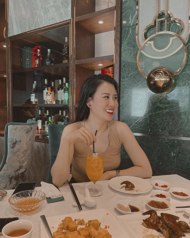 Chăm con trong penthouse 18 tỷ vợ tiếp viên hàng không mc thành trung nhớ ngày chưa chồng - 11