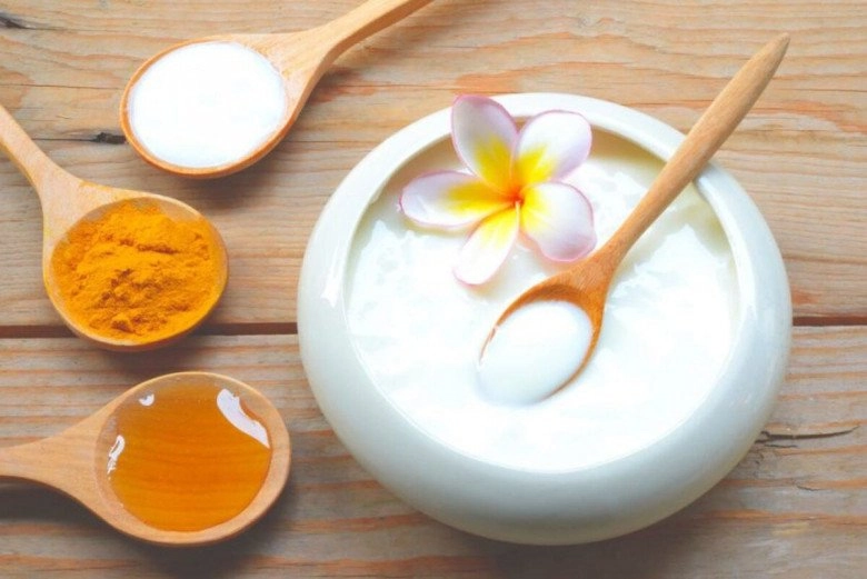 Chăm đắp mặt nạ mật ong nghệ da nàng liền sáng hồng căng mịn và tràn đầy sức sống - 2