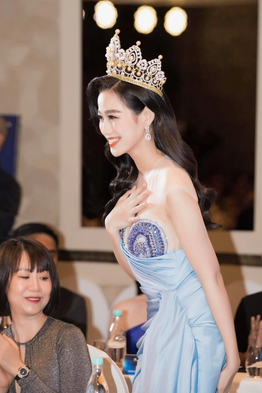 chạm trán hoa hậu hot nhất vbiz tình đầu quốc dân ngân khánh mắc lỗi hớ hênh - 6