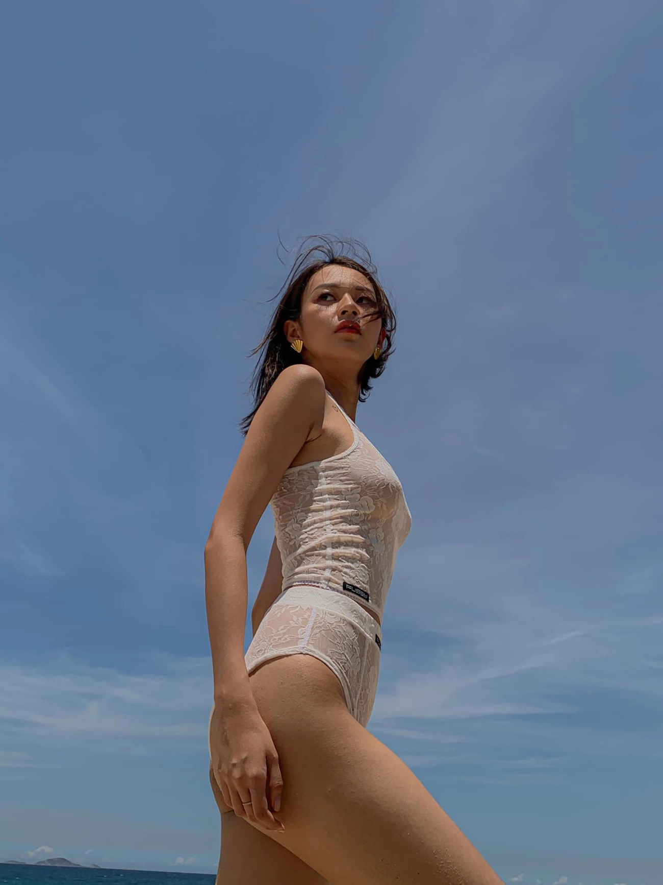 Chân dài đi hát bị vtv điểm danh nghiện mặc đồ xuyên thấu không ngại diện bikini hở bạo - 6