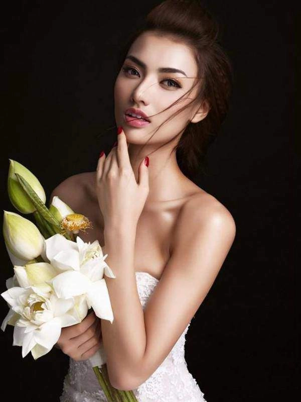 Chân dài xinh đẹp vẫn sợ lão hoá làm mũi collagen để luôn tươi trẻ - 17