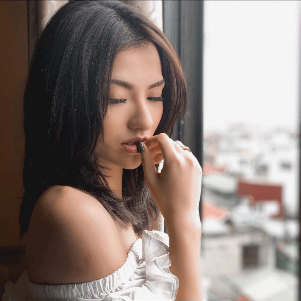 Chân dài xinh đẹp vẫn sợ lão hoá làm mũi collagen để luôn tươi trẻ - 19