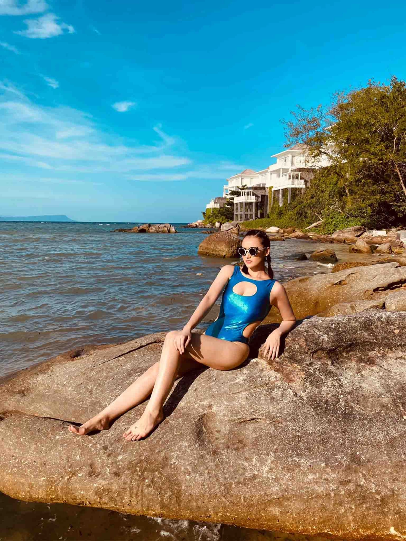 Chán diện kín bưng u40 lã thanh huyền nổi loạn với bikini khoe đường cong nuột nà - 4
