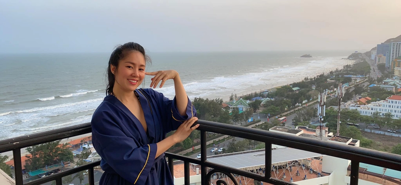 Chán kín đáo lê phương hiếm hoi diện bikini khoe báu vật mẹ bỉm cùng nhan sắc rạng ngời - 2