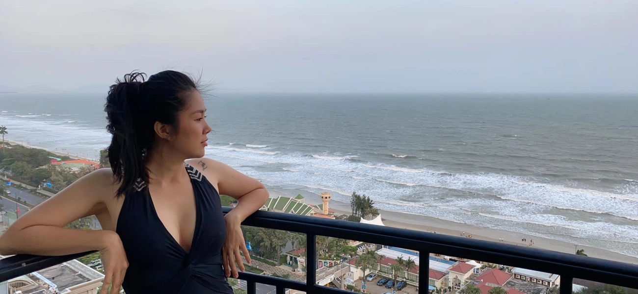 Chán kín đáo lê phương hiếm hoi diện bikini khoe báu vật mẹ bỉm cùng nhan sắc rạng ngời - 3