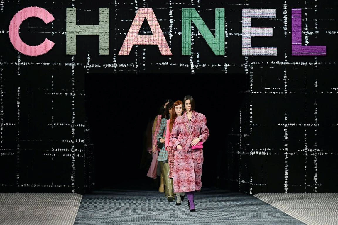 Chanel bậc thầy trong lĩnh vực vải tweed - 1
