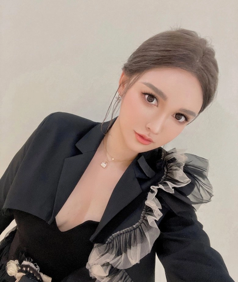 Chi 13 tỷ đồng thẩm mỹ từ lúc 14 tuổi hot girl hàng đầu 1 thời bỗng ân hận - 3