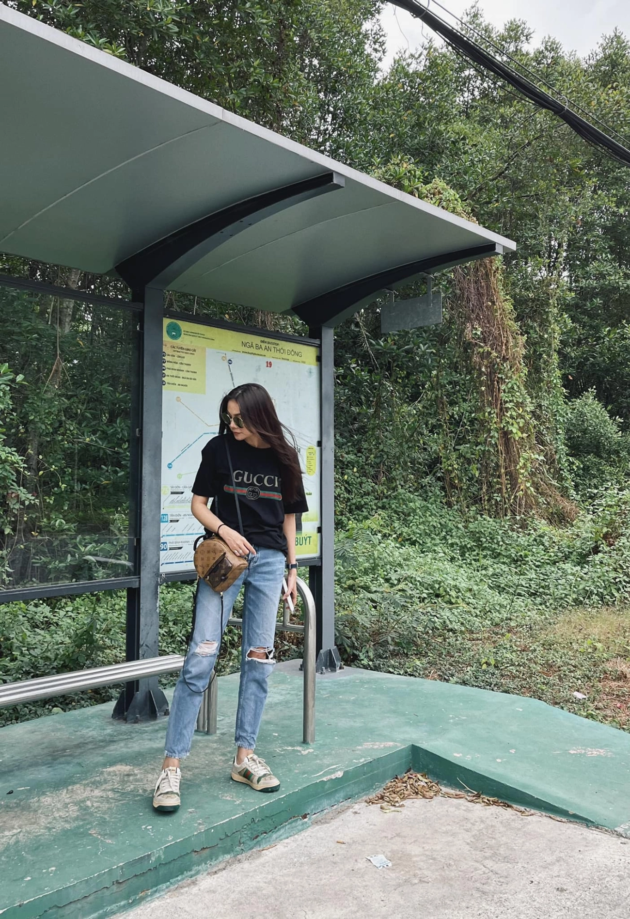 Chị đại làng mẫu thanh hằng đi biển diện siêu bạo khác hẳn hình ảnh menswear ngày thường - 12