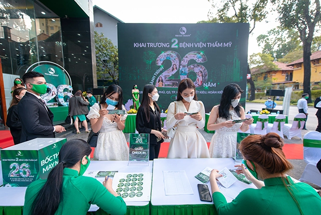 Chị em có cơ hội làm đẹp miễn phí ngày 83 - 4