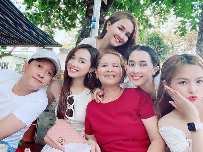 Chị gái u40tác thành cho trường giang nhã phương làm mẹ 2 con vừa giàu lại xinh - 3