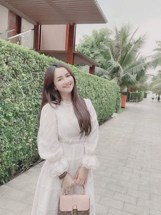 Chị gái u40tác thành cho trường giang nhã phương làm mẹ 2 con vừa giàu lại xinh - 8