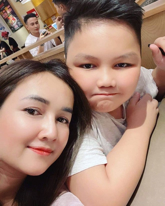 Chị gái u40tác thành cho trường giang nhã phương làm mẹ 2 con vừa giàu lại xinh - 13