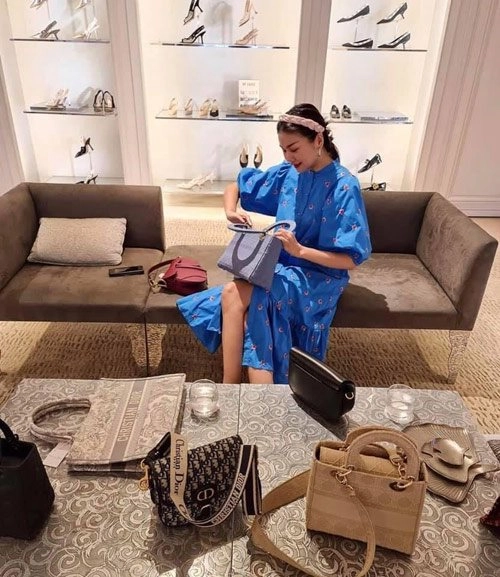 Chỉ một bức ảnh thanh hằng chứng tỏ đẳng cấp nữ hoàng túi hiệu trong làng mẫu việt - 17