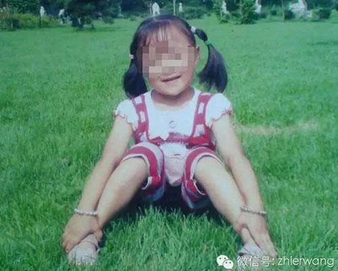 Chị ném em từ tầng 5 vì câu nói mẹ cho cháu ra rìa vì mẹ đã có em trai - 1