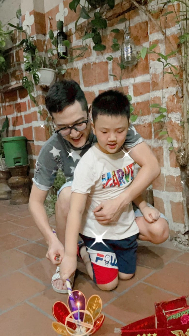 Chí nhân khoe ảnh thân thiết với con trai sau ly hôn thu quỳnh cậu nhóc ra dáng thanh niên - 10