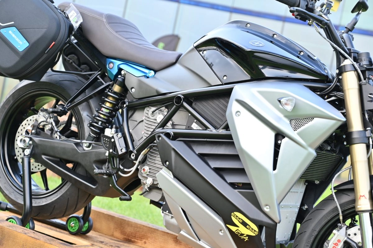 Chi tiết 3 mẫu mô tô điện energica của ý vừa trình làng châu á - 20