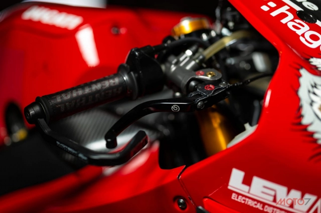 Chi tiết ducati panigale v4 r sức mạnh 240 hp của tay đua scott redding - 23