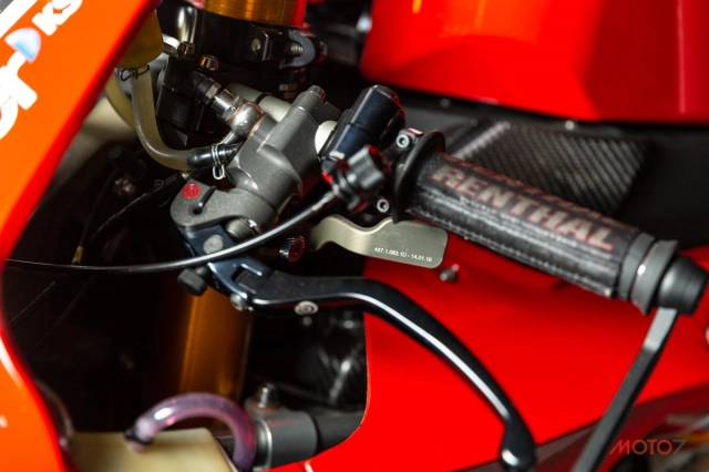 Chi tiết ducati panigale v4 r sức mạnh 240 hp của tay đua scott redding - 25