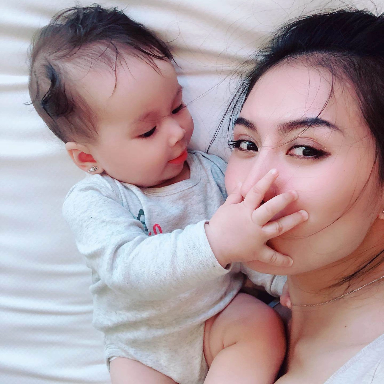 Chia tay cơ trưởng tiếp viên hàng không lấy giám đốc tây trên chuyến bay nghỉ việc đẻ 2 con - 11