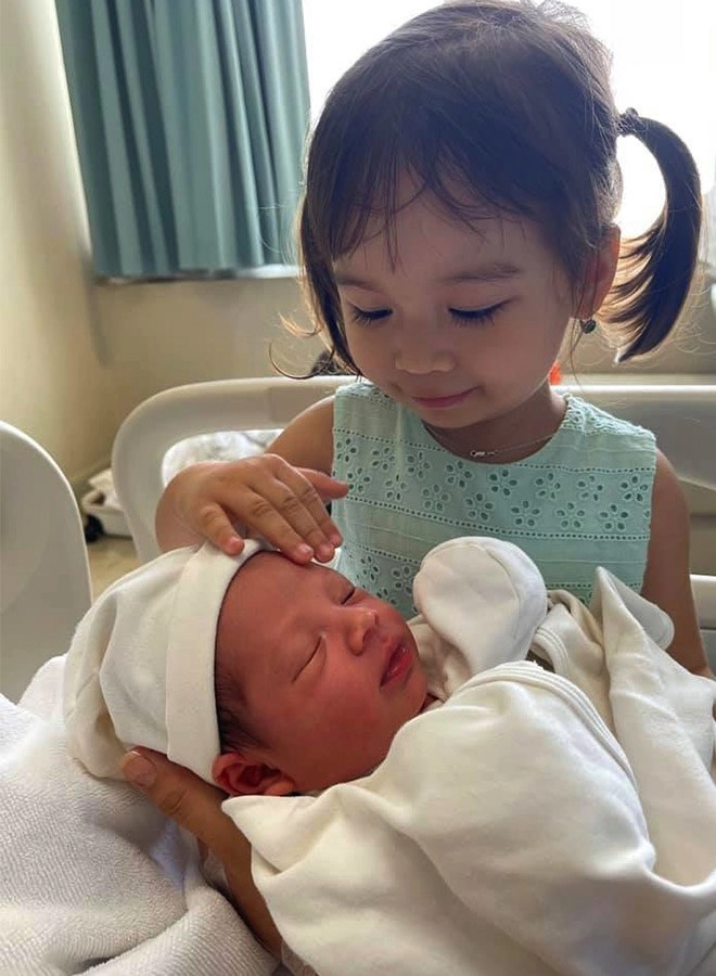 Chia tay cơ trưởng tiếp viên hàng không lấy giám đốc tây trên chuyến bay nghỉ việc đẻ 2 con - 14