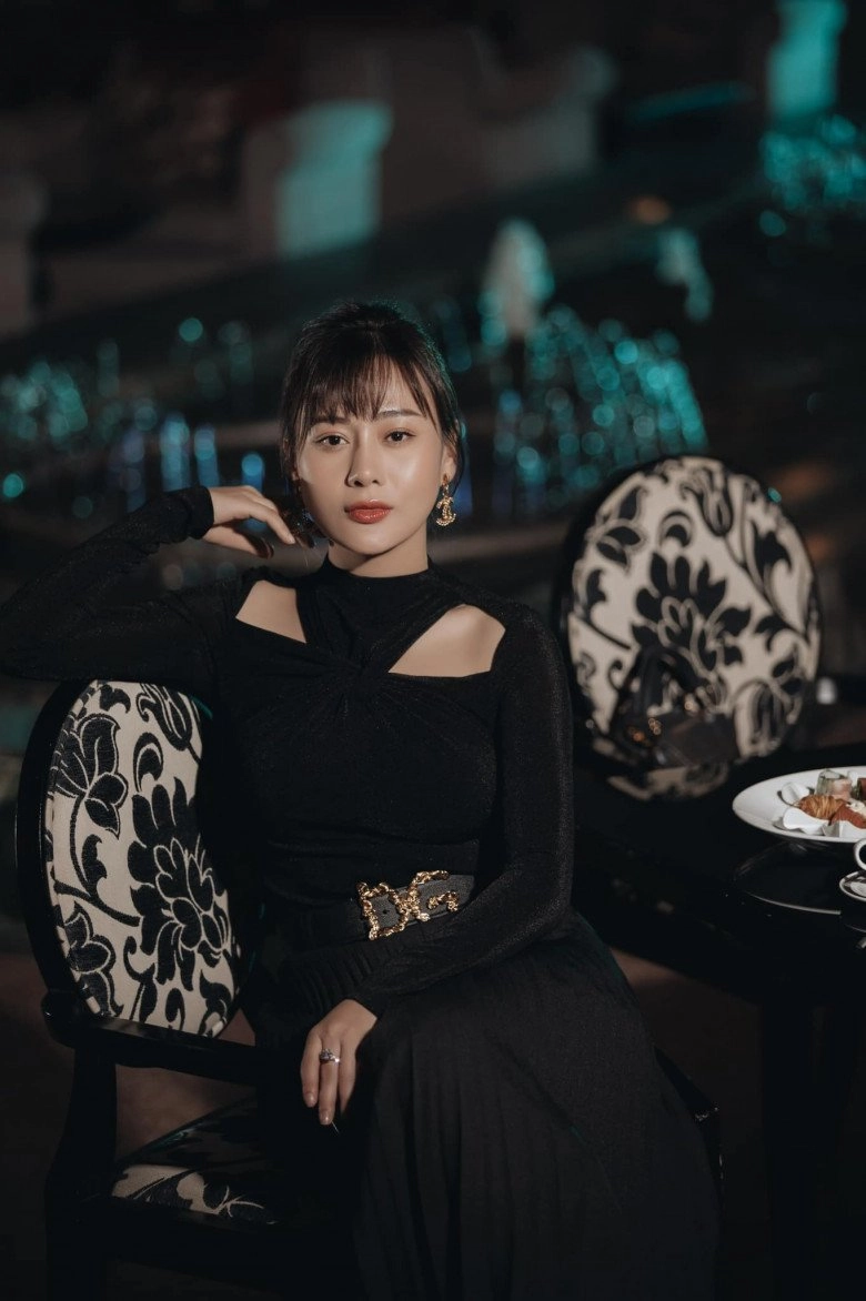 Chiếc áo khoét vai đầy thị phi hết hải tú hiền hồ giờ phương oanh bị réo gọi - 3