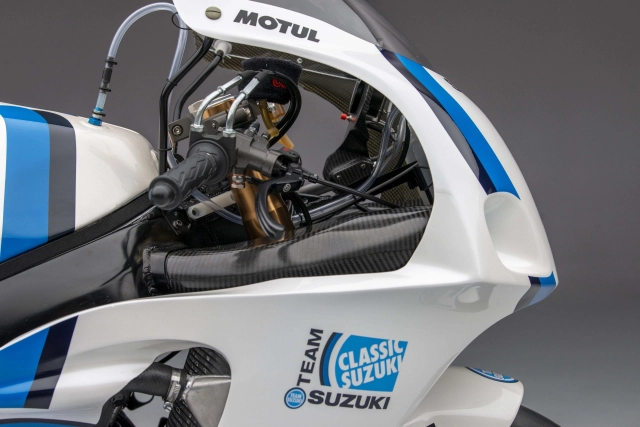 Chiêm ngưỡng suzuki gsx-r750 srad độ của team classic suzuki - 5