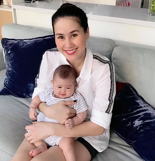 Chờ 10 năm mới có con thứ 2 thân thúy hà sinh con chật vật ở mỹ giờ có cô bé đáng yêu - 4