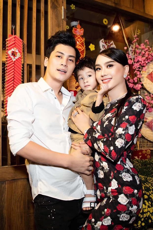 Chồng cũ đăng ảnh cùng gái lạ lâm khánh chi hoá nữ thần xinh đẹp kèm câu nói ẩn ý - 1