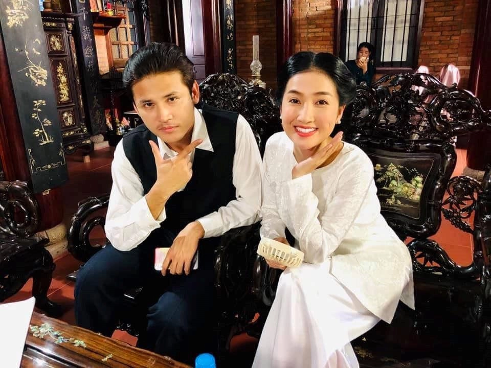 Chồngcày tiền đưa vợ mỹ nhân gạo nếp gạo tẻsang mỹ đẻ nguyện mặc váy bơm ngực chăm con - 4
