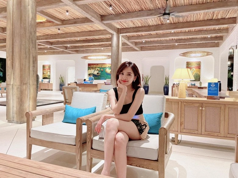 Chú công an chiếm sóng vtv vì quá đẹp trai vợ là top 10 hoa hậu việt nam con trai hot hơn bố - 14