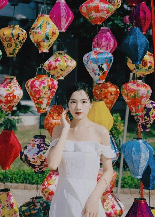 Chụp hình với đèn lồng dịp trung thu nàng nên mặc gì để có những bức ảnh triệu like - 6
