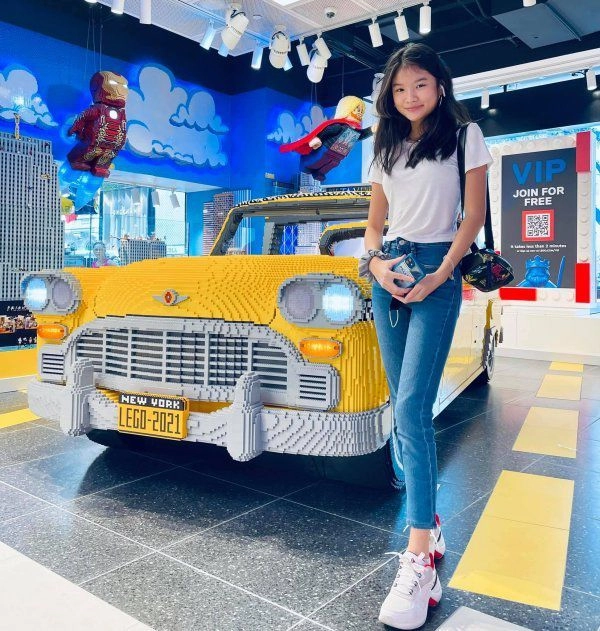 Chụp ké lệ quyên dương triệu vũ con gái bằng kiều12 tuổi vừa xinh vừa cao nổi bật 1m72 chân dài thẳng tắp - 9