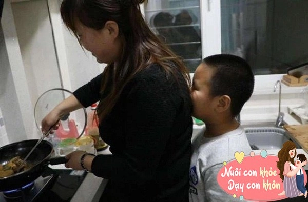 Chuyên gia cha mẹ bao bọc quá mức dễ khiến trẻ mắc bệnh tâm lý - 2
