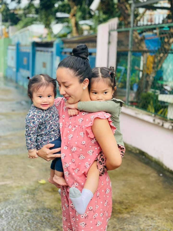 Chuyện quay tvc hà hồ con mạnh dạn trước đám đông mẹ đàm thu trang ai lại thế tội em - 4