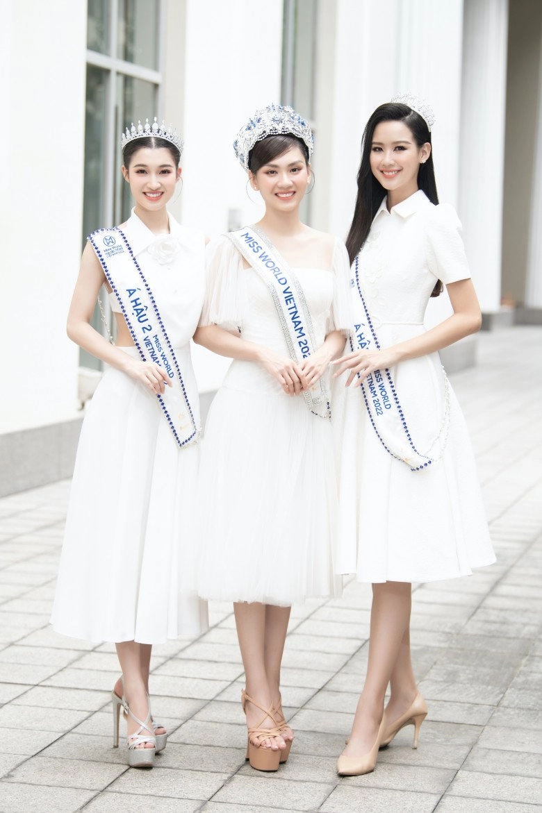 Chuyện váy áo của top 3 miss world vietnam 2022 sau đăng quang lộng lẫy chỉn chu đồng điệu - 3