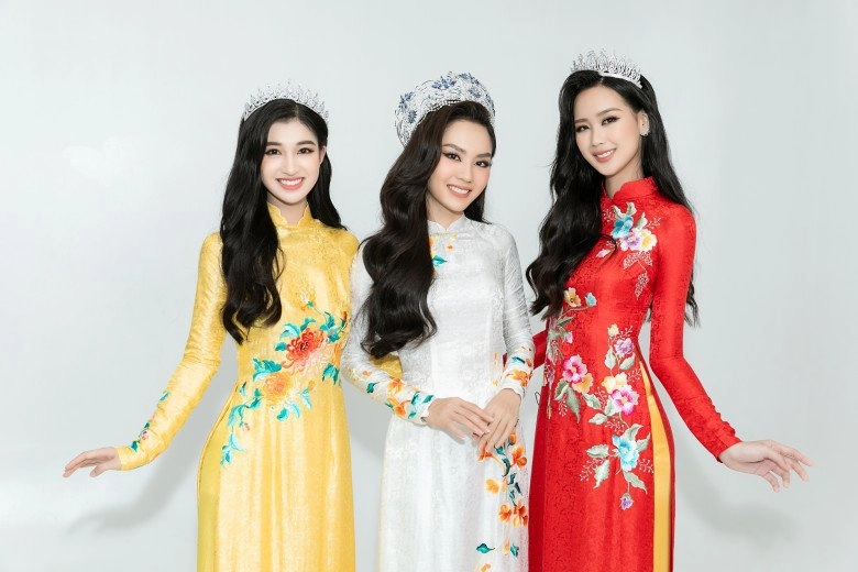 Chuyện váy áo của top 3 miss world vietnam 2022 sau đăng quang lộng lẫy chỉn chu đồng điệu - 9