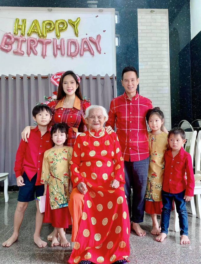 Có 4 công ty nhà 40 tỷ lý hải minh hà phản pháo khi bị chê mẹ 96 tuổi mới lần đầu đưa mẹ đi biển - 16