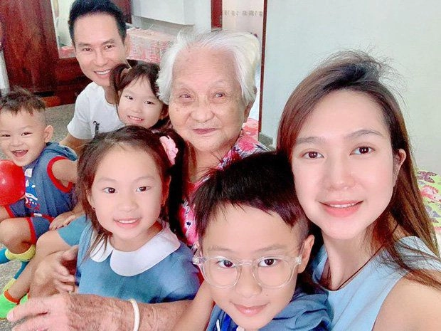 Có 4 công ty nhà 40 tỷ lý hải minh hà phản pháo khi bị chê mẹ 96 tuổi mới lần đầu đưa mẹ đi biển - 17