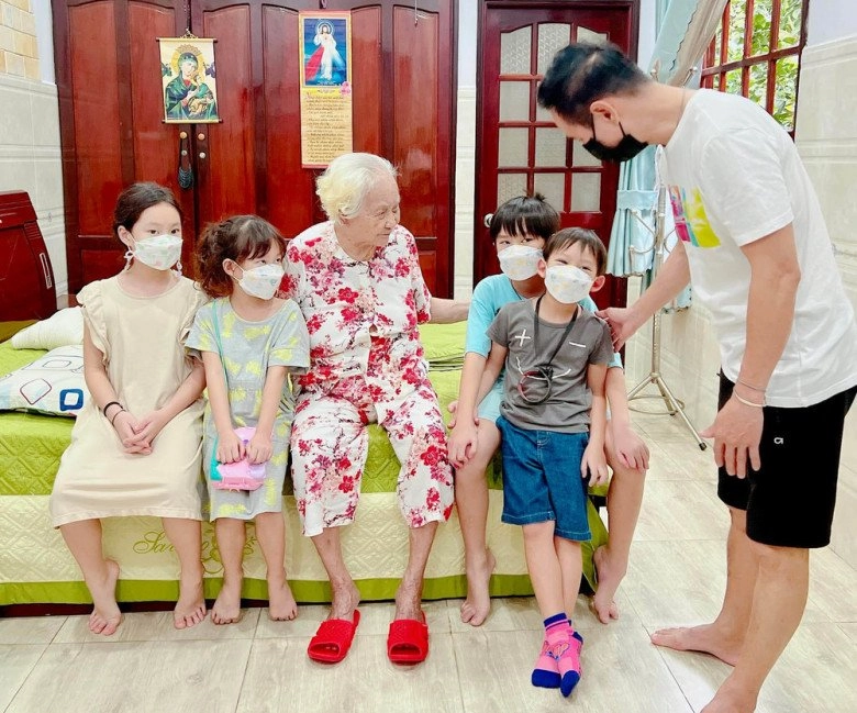 Có 4 công ty nhà 40 tỷ lý hải minh hà phản pháo khi bị chê mẹ 96 tuổi mới lần đầu đưa mẹ đi biển - 20