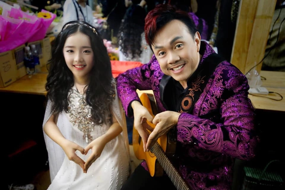 Cô bé khiến đàm vĩnh hưng sợ bị soán ngôi hát hay xinh đẹp tuyệt trần gia thế giàu có - 9