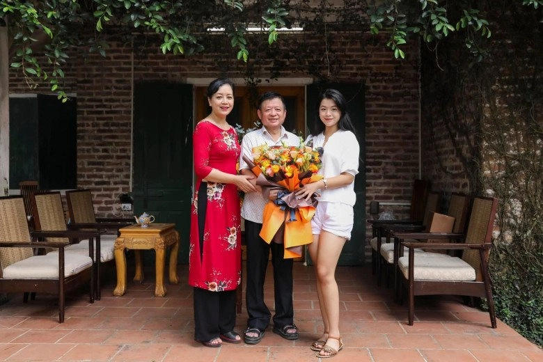 Cô con gái vừa đỗ hv âm nhạc quốc gia vn của nsưt chiều xuân xinh đẹp hệt mẹ 16 tuổi có bạn trai - 5