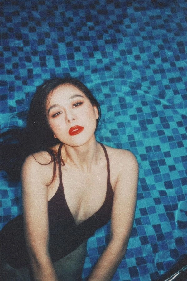Cô em thân thiết của hoài linh từ kiều nữ làng hài đến mỹ nhân vạn người mê - 22